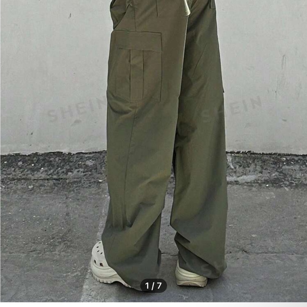 SHEIN DAZY- Draw string waist cargo pants ARMY GREEN